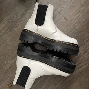 Dr. Martens 2976 Quad Platform Chelsea Boots